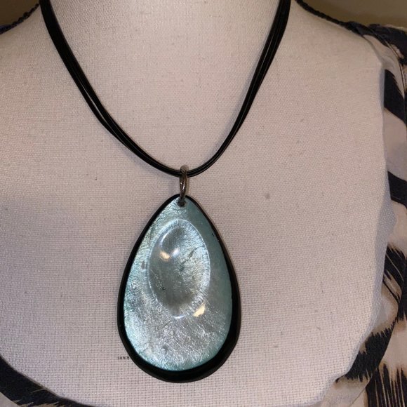 necklace - Picture 2 of 4